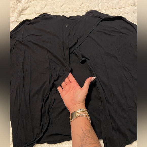 Lululemon Open Back Dolman Sleeve Black Tee - Picture 2 of 2